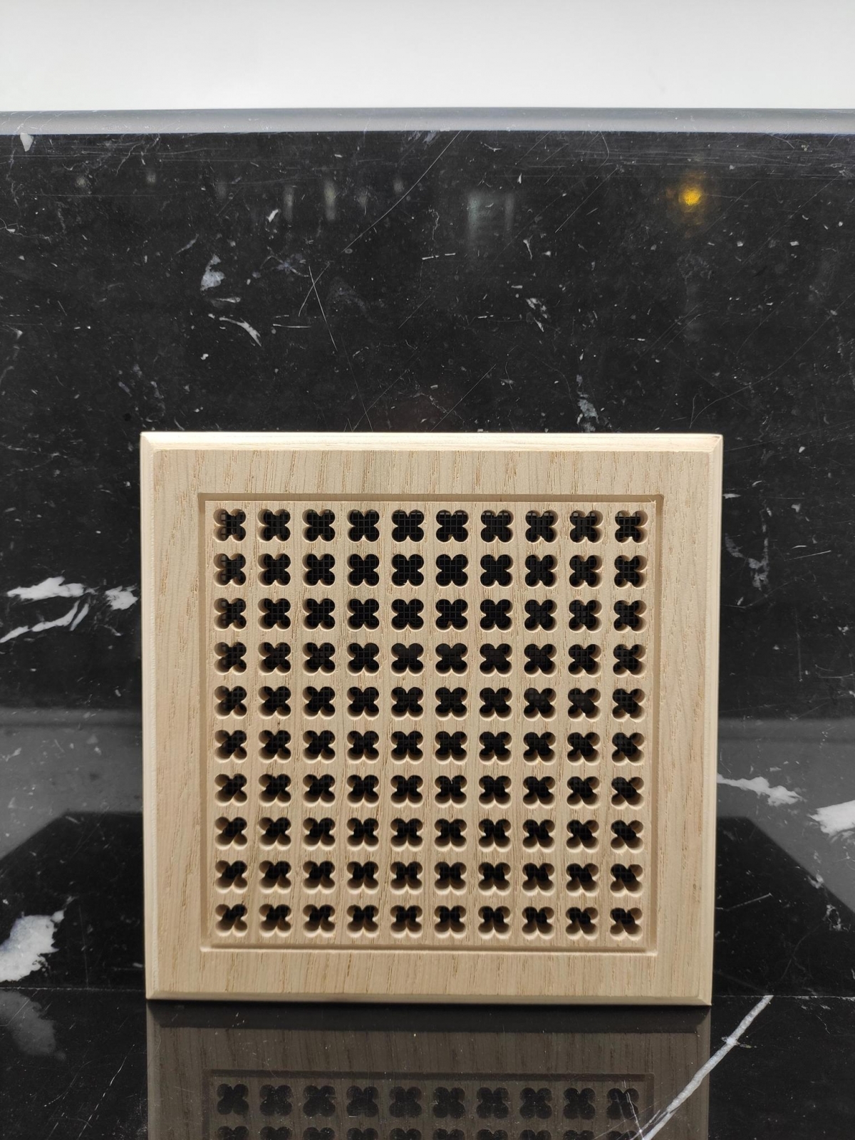 Решетка декоративная деревянная на магнитах Пересвет К-04 150х150мм