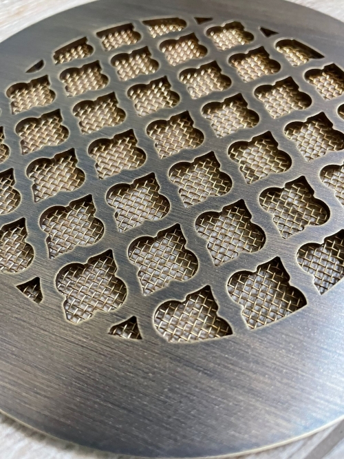 Латунная вентиляционная решётка круглая с патиной ЛРК 350 150мм